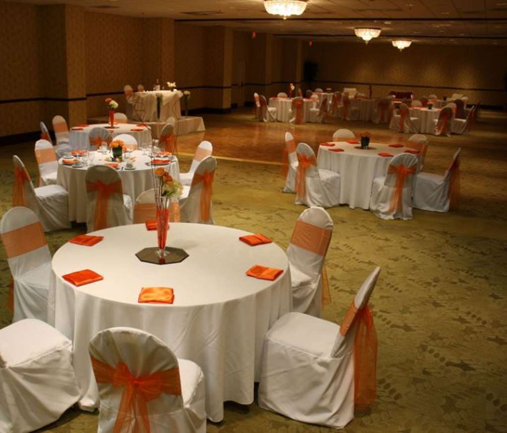 Hotel Doubletree By Hilton Charlotte Airport Facilidades foto